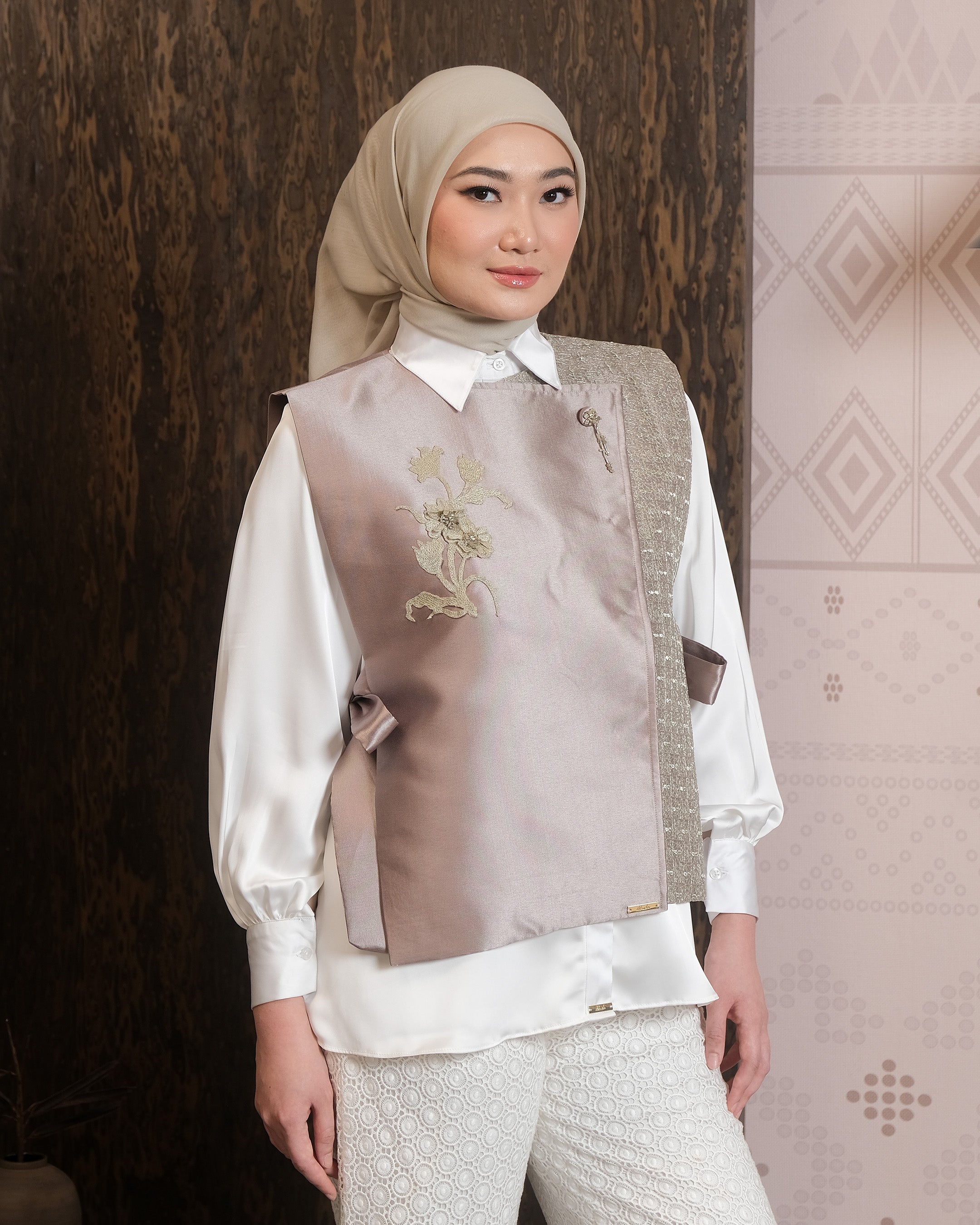 NYRA VEST