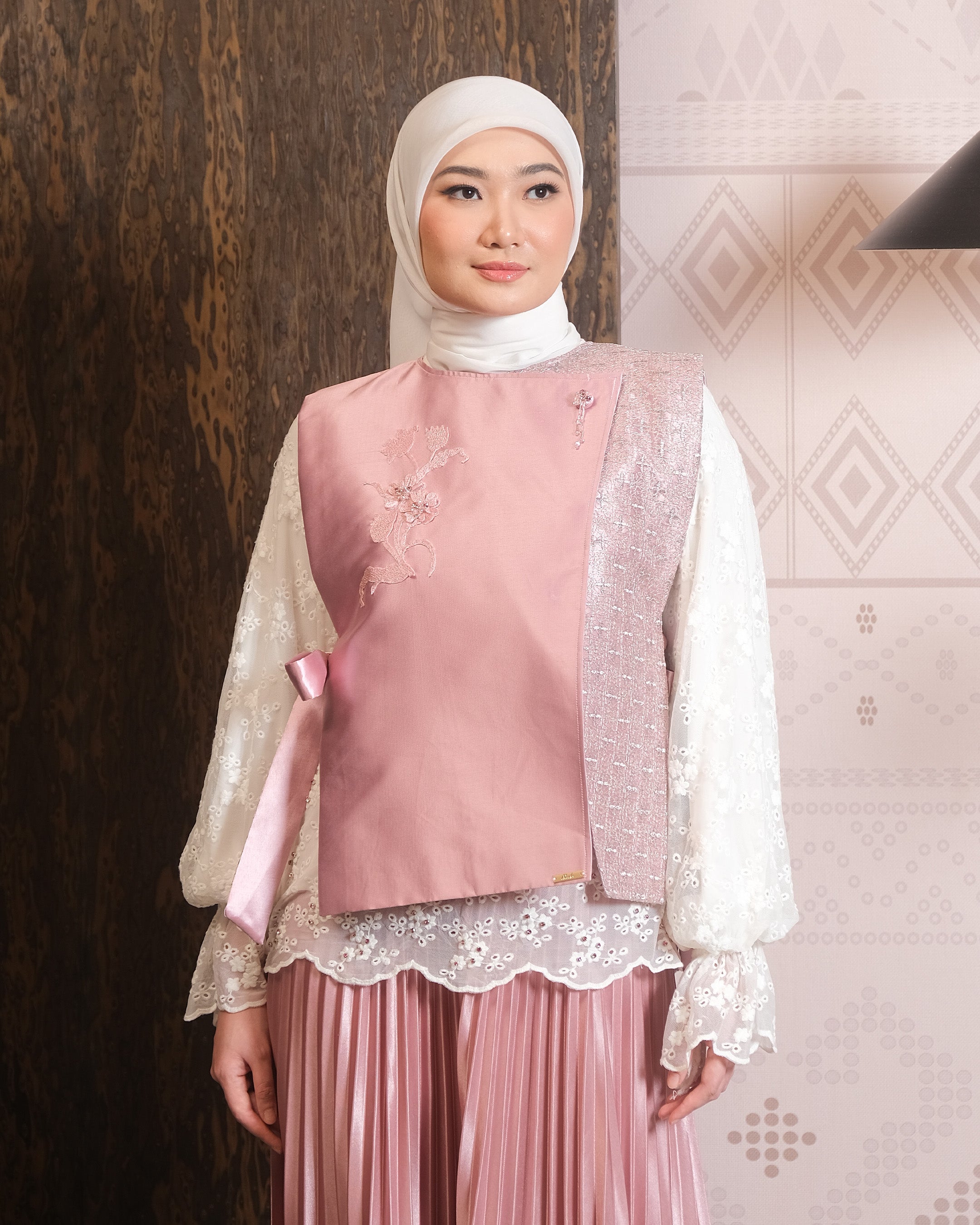 NYRA VEST